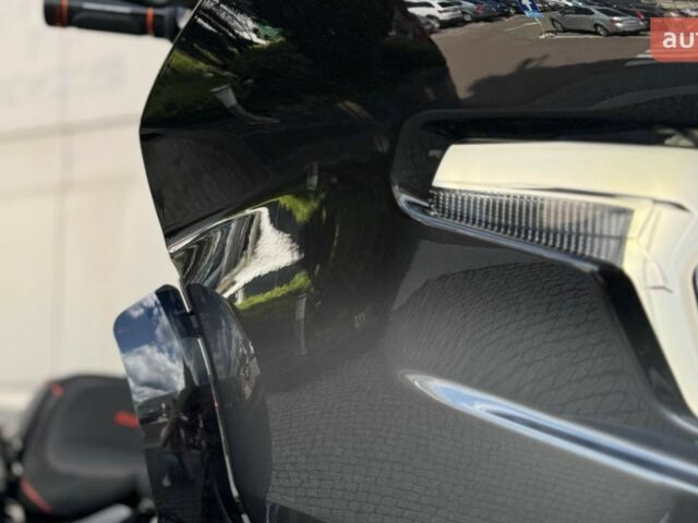Харлей-Дэвидсон CVO Road Glide, объемом двигателя 1.98 л и пробегом 0 тыс. км за 61678 $, фото 4 на Automoto.ua