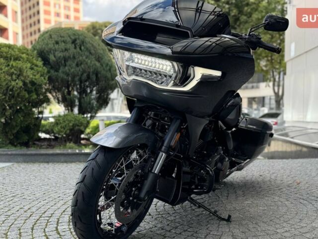 Харлей-Дэвидсон CVO Road Glide, объемом двигателя 1.98 л и пробегом 0 тыс. км за 61678 $, фото 6 на Automoto.ua
