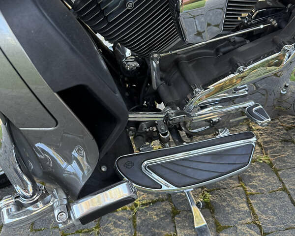 Серый Харлей-Дэвидсон CVO Road Glide, объемом двигателя 1.8 л и пробегом 55 тыс. км за 20000 $, фото 8 на Automoto.ua