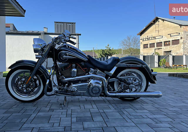 Серый Харлей-Дэвидсон CVO Softail, объемом двигателя 1.8 л и пробегом 26 тыс. км за 25000 $, фото 1 на Automoto.ua