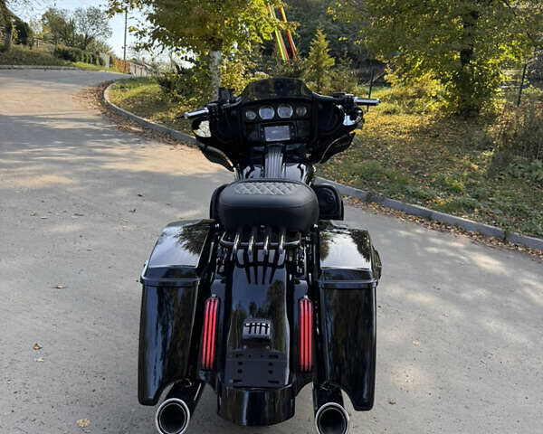 Харлей-Дэвидсон CVO Street Glide 2016 в Ровно на Automoto.ua Черный Харлей-Дэвидсон CVO Street Glide, объемом двигателя 1.85 л и пробегом 25 тыс. км за 19900 $, фото 7 на Automoto.ua