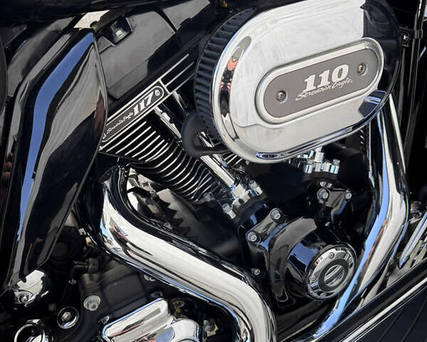 Харлей-Дэвидсон CVO Street Glide 2016 в Ровно на Automoto.ua Черный Харлей-Дэвидсон CVO Street Glide, объемом двигателя 1.85 л и пробегом 25 тыс. км за 19900 $, фото 1 на Automoto.ua