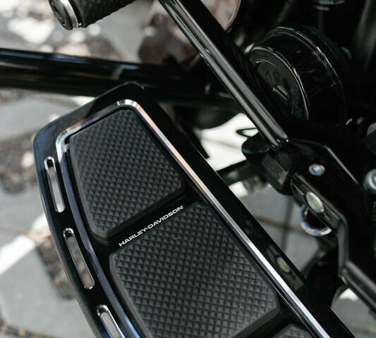Коричневый Харлей-Дэвидсон CVO Street Glide, объемом двигателя 1.97 л и пробегом 1 тыс. км за 40000 $, фото 26 на Automoto.ua