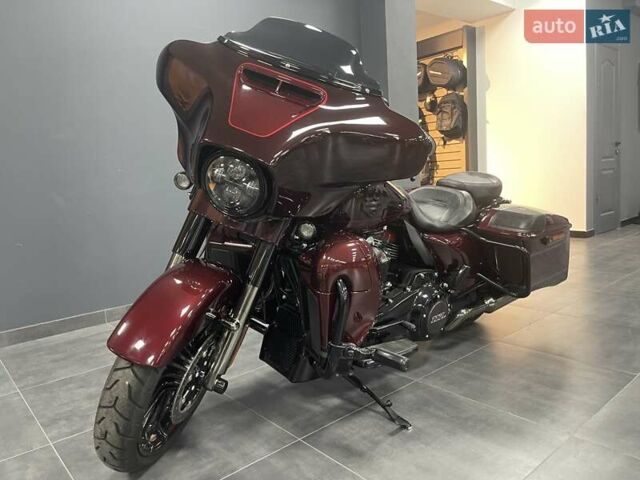 Харлей-Дэвидсон CVO Street Glide, объемом двигателя 1.9 л и пробегом 9 тыс. км за 35000 $, фото 4 на Automoto.ua