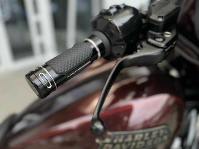 Харлей-Дэвидсон CVO Street Glide, объемом двигателя 1.98 л и пробегом 0 тыс. км за 59931 $, фото 2 на Automoto.ua