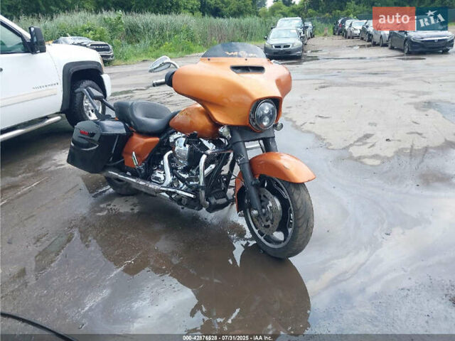 Помаранчевий Харлей-Девідсон CVO Street Glide, об'ємом двигуна 0 л та пробігом 45 тис. км за 2900 $, фото 1 на Automoto.ua