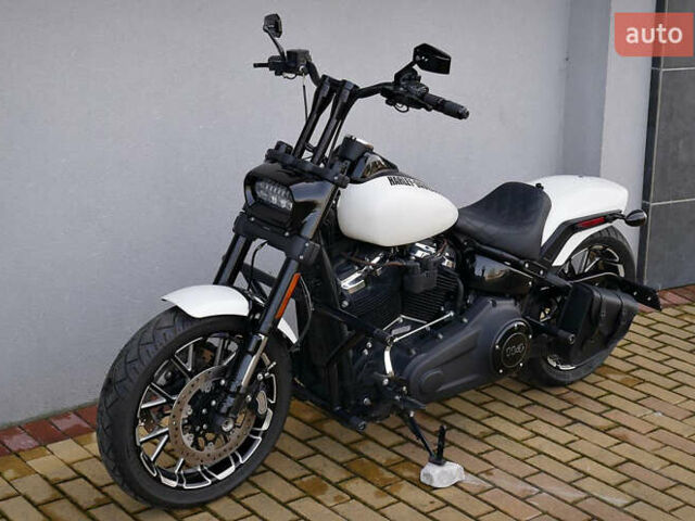 Белый Харлей-Дэвидсон Fat Bob, объемом двигателя 1.75 л и пробегом 18 тыс. км за 21000 $, фото 4 на Automoto.ua