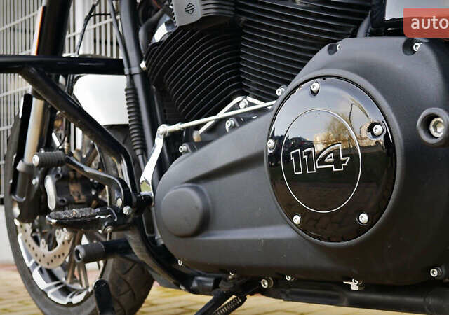 Белый Харлей-Дэвидсон Fat Bob, объемом двигателя 1.75 л и пробегом 18 тыс. км за 21000 $, фото 6 на Automoto.ua