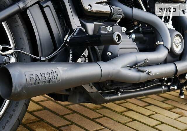 Белый Харлей-Дэвидсон Fat Bob, объемом двигателя 1.75 л и пробегом 14 тыс. км за 23999 $, фото 22 на Automoto.ua