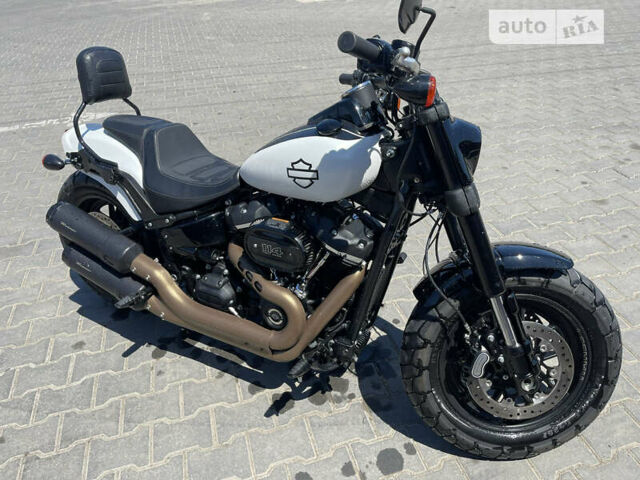 Белый Харлей-Дэвидсон Fat Bob, объемом двигателя 1.85 л и пробегом 3 тыс. км за 19800 $, фото 5 на Automoto.ua