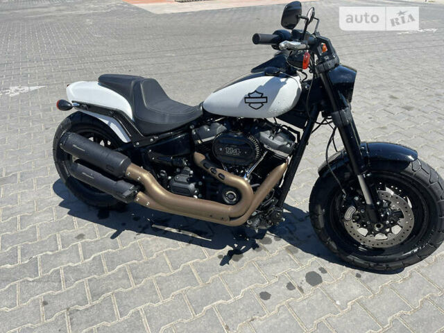 Белый Харлей-Дэвидсон Fat Bob, объемом двигателя 1.85 л и пробегом 3 тыс. км за 19800 $, фото 1 на Automoto.ua