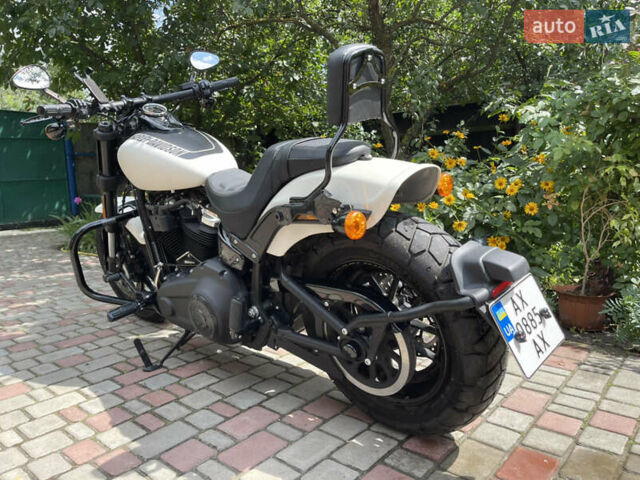Білий Харлей-Девідсон Fat Bob, об'ємом двигуна 1.9 л та пробігом 2 тис. км за 22000 $, фото 12 на Automoto.ua