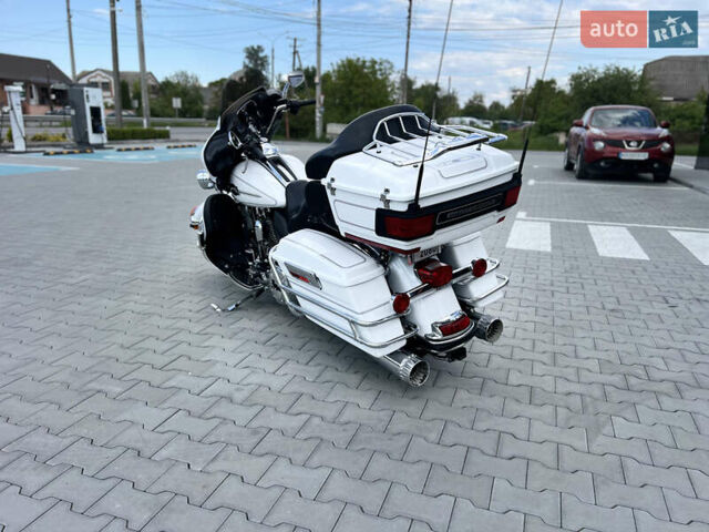 Белый Харлей-Дэвидсон FLHTCU Ultra Classic Electra Glide, объемом двигателя 1.69 л и пробегом 36 тыс. км за 16300 $, фото 9 на Automoto.ua