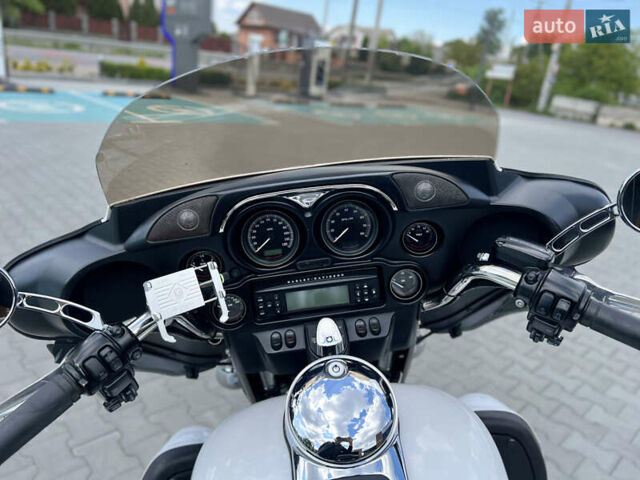 Белый Харлей-Дэвидсон FLHTCU Ultra Classic Electra Glide, объемом двигателя 1.69 л и пробегом 36 тыс. км за 16300 $, фото 12 на Automoto.ua