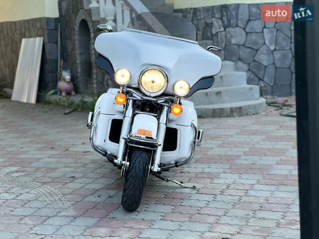 Белый Харлей-Дэвидсон FLHTCU Ultra Classic Electra Glide, объемом двигателя 1.69 л и пробегом 36 тыс. км за 16300 $, фото 17 на Automoto.ua