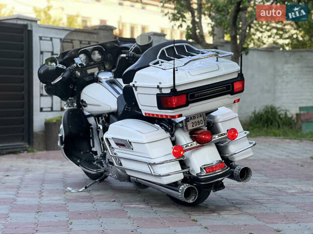 Белый Харлей-Дэвидсон FLHTCU Ultra Classic Electra Glide, объемом двигателя 1.69 л и пробегом 36 тыс. км за 16300 $, фото 16 на Automoto.ua