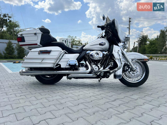 Белый Харлей-Дэвидсон FLHTCU Ultra Classic Electra Glide, объемом двигателя 1.69 л и пробегом 36 тыс. км за 16300 $, фото 1 на Automoto.ua