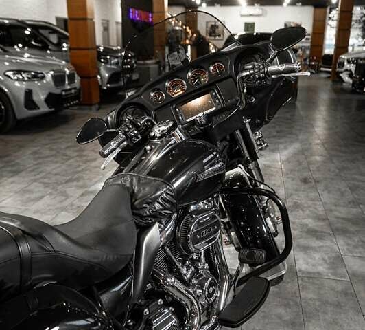 Черный Харлей-Дэвидсон FLHTCU Ultra Classic Electra Glide, объемом двигателя 1.75 л и пробегом 35 тыс. км за 20900 $, фото 3 на Automoto.ua