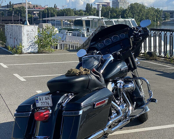 Чорний Харлей-Девідсон FLHTCU Ultra Classic Electra Glide, об'ємом двигуна 1.7 л та пробігом 19 тис. км за 19000 $, фото 9 на Automoto.ua