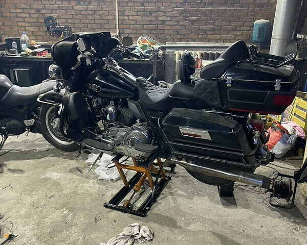 Черный Харлей-Дэвидсон FLHTCU Ultra Classic Electra Glide, объемом двигателя 1.6 л и пробегом 40 тыс. км за 11000 $, фото 4 на Automoto.ua
