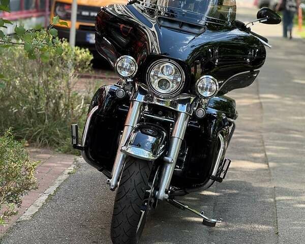 Черный Харлей-Дэвидсон FLHTCU Ultra Classic Electra Glide, объемом двигателя 0 л и пробегом 56 тыс. км за 18500 $, фото 2 на Automoto.ua