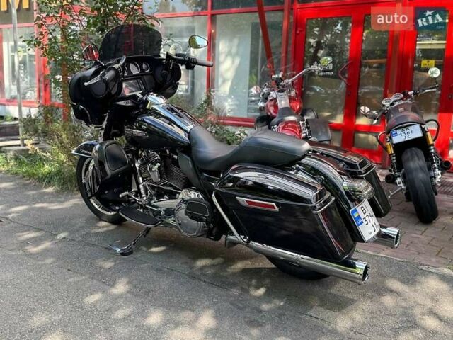 Черный Харлей-Дэвидсон FLHTCU Ultra Classic Electra Glide, объемом двигателя 0 л и пробегом 56 тыс. км за 18500 $, фото 11 на Automoto.ua