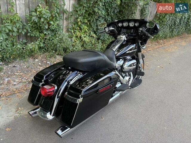 Черный Харлей-Дэвидсон FLHTCU Ultra Classic Electra Glide, объемом двигателя 0 л и пробегом 12 тыс. км за 16300 $, фото 3 на Automoto.ua