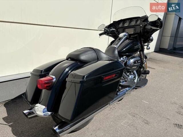 Черный Харлей-Дэвидсон FLHTCU Ultra Classic Electra Glide, объемом двигателя 1.8 л и пробегом 1 тыс. км за 16100 $, фото 2 на Automoto.ua