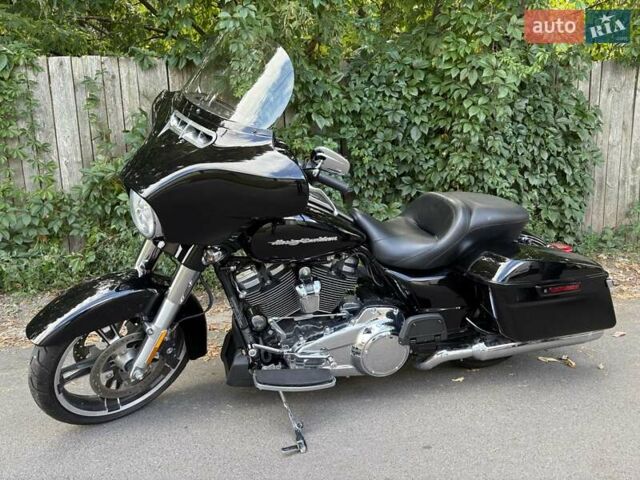 Черный Харлей-Дэвидсон FLHTCU Ultra Classic Electra Glide, объемом двигателя 0 л и пробегом 12 тыс. км за 16300 $, фото 4 на Automoto.ua