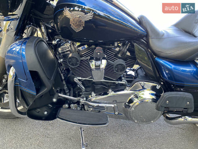 Синий Харлей-Дэвидсон FLHTCU Ultra Classic Electra Glide, объемом двигателя 1.8 л и пробегом 29 тыс. км за 18900 $, фото 19 на Automoto.ua