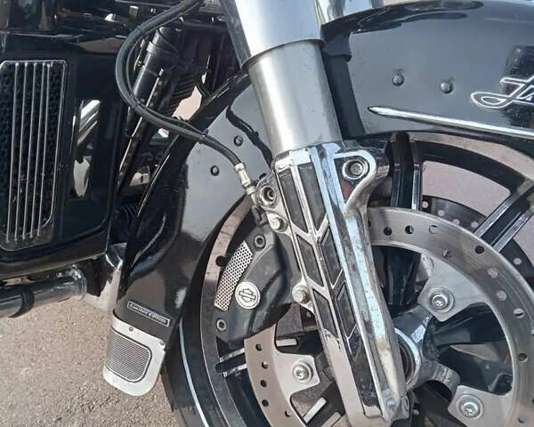 Черный Харлей-Дэвидсон FLHTK Electra Glide Ultra Limited, объемом двигателя 1.54 л и пробегом 39 тыс. км за 18000 $, фото 17 на Automoto.ua