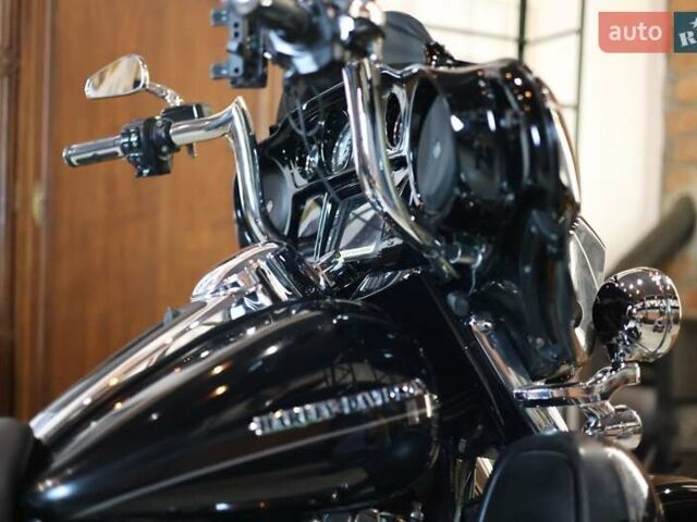 Чорний Харлей-Девідсон FLHTK Electra Glide Ultra Limited, об'ємом двигуна 1.8 л та пробігом 86 тис. км за 15500 $, фото 38 на Automoto.ua