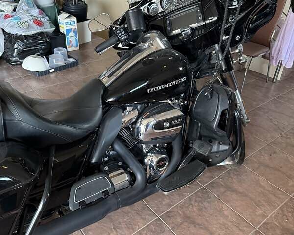 Черный Харлей-Дэвидсон FLHTK Electra Glide Ultra Limited, объемом двигателя 0 л и пробегом 23 тыс. км за 17100 $, фото 4 на Automoto.ua
