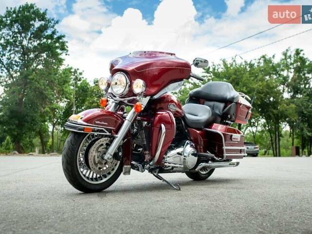 Красный Харлей-Дэвидсон FLHTK Electra Glide Ultra Limited, объемом двигателя 1.8 л и пробегом 50 тыс. км за 11000 $, фото 8 на Automoto.ua