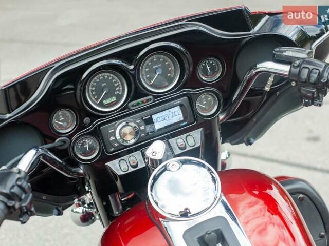 Красный Харлей-Дэвидсон FLHTK Electra Glide Ultra Limited, объемом двигателя 1.8 л и пробегом 50 тыс. км за 11000 $, фото 5 на Automoto.ua