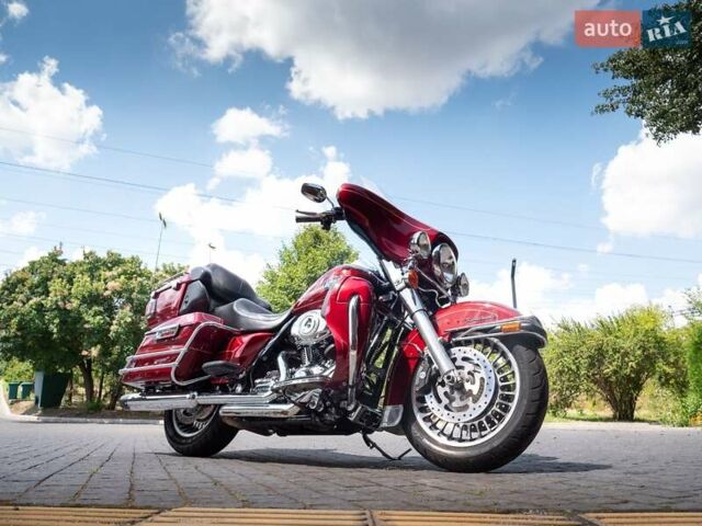 Красный Харлей-Дэвидсон FLHTK Electra Glide Ultra Limited, объемом двигателя 1.8 л и пробегом 50 тыс. км за 11000 $, фото 7 на Automoto.ua