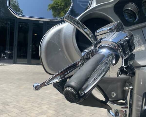 Серый Харлей-Дэвидсон FLHTK Electra Glide Ultra Limited, объемом двигателя 1.8 л и пробегом 50 тыс. км за 15000 $, фото 7 на Automoto.ua
