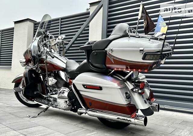 Серый Харлей-Дэвидсон FLHTK Electra Glide Ultra Limited, объемом двигателя 1.8 л и пробегом 22 тыс. км за 22000 $, фото 3 на Automoto.ua