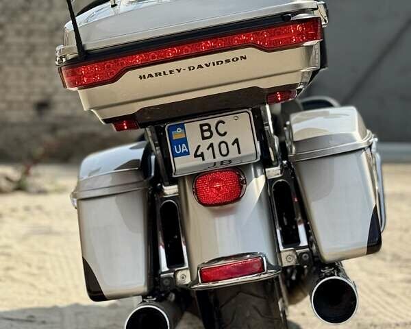 Серый Харлей-Дэвидсон FLHTK Electra Glide Ultra Limited, объемом двигателя 1.75 л и пробегом 3 тыс. км за 17900 $, фото 4 на Automoto.ua