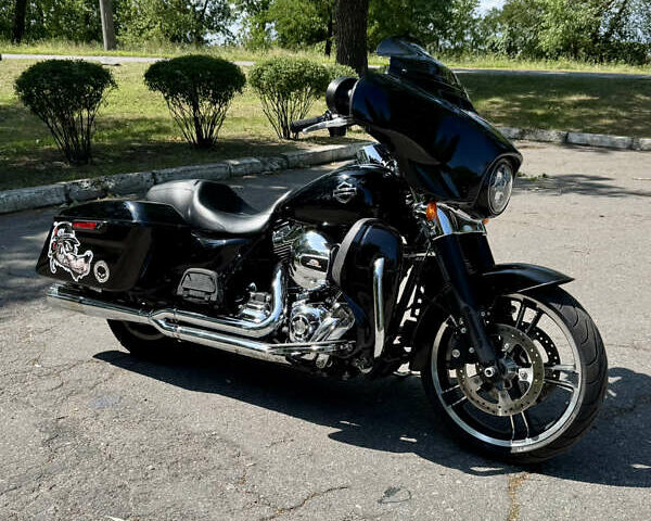 Чорний Харлей-Девідсон FLHX Street Glide, об'ємом двигуна 1.69 л та пробігом 38 тис. км за 13500 $, фото 1 на Automoto.ua