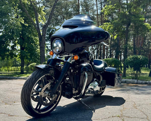 Чорний Харлей-Девідсон FLHX Street Glide, об'ємом двигуна 1.69 л та пробігом 38 тис. км за 13500 $, фото 4 на Automoto.ua