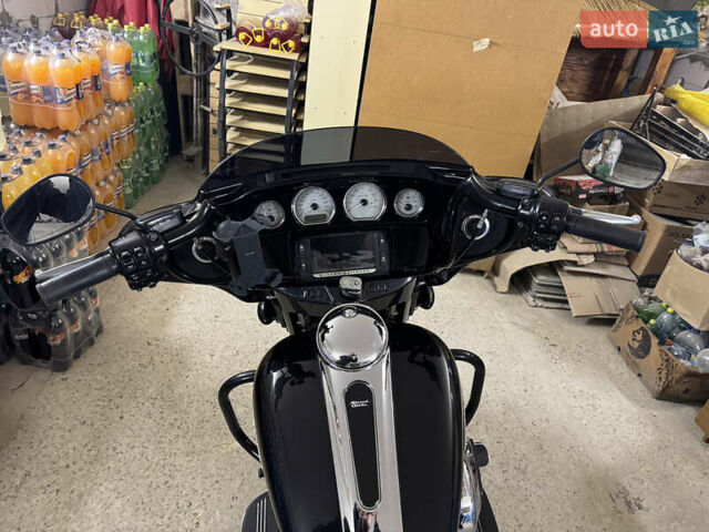 Чорний Харлей-Девідсон FLHX Street Glide, об'ємом двигуна 1.7 л та пробігом 67 тис. км за 14999 $, фото 6 на Automoto.ua