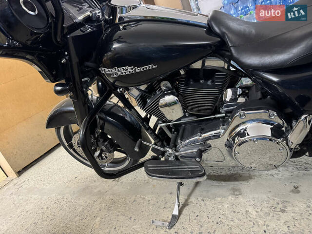 Чорний Харлей-Девідсон FLHX Street Glide, об'ємом двигуна 1.7 л та пробігом 67 тис. км за 14999 $, фото 2 на Automoto.ua