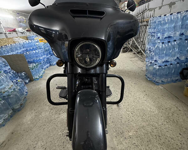 Чорний Харлей-Девідсон FLHX Street Glide, об'ємом двигуна 1.7 л та пробігом 67 тис. км за 14999 $, фото 3 на Automoto.ua