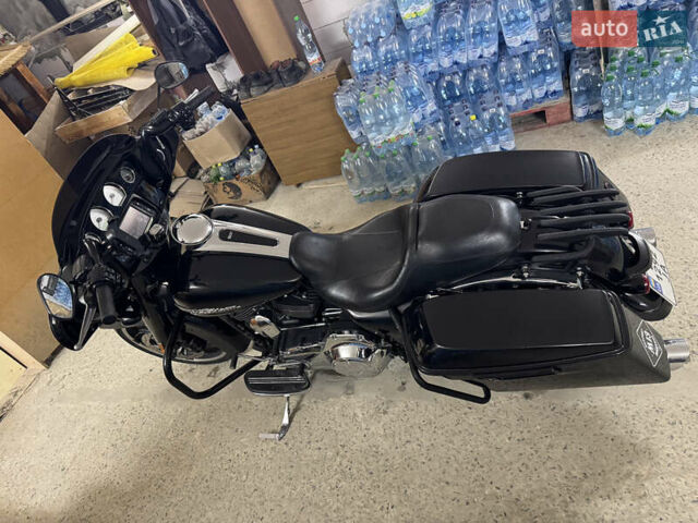 Чорний Харлей-Девідсон FLHX Street Glide, об'ємом двигуна 1.7 л та пробігом 67 тис. км за 14999 $, фото 7 на Automoto.ua