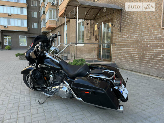 Черный Харлей-Дэвидсон FLHX Street Glide, объемом двигателя 1.6 л и пробегом 50 тыс. км за 10990 $, фото 3 на Automoto.ua