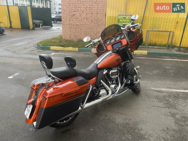 Красный Харлей-Дэвидсон FLHXSE, объемом двигателя 1.92 л и пробегом 26 тыс. км за 28000 $, фото 8 на Automoto.ua