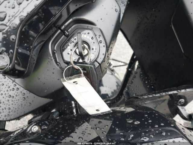 Харлей-Девідсон FLTRX, об'ємом двигуна 1.9 л та пробігом 0 тис. км за 12500 $, фото 10 на Automoto.ua