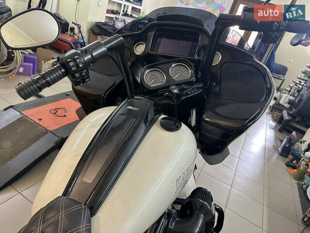Білий Харлей-Девідсон FLTRX Road Glide, об'ємом двигуна 1.92 л та пробігом 3 тис. км за 29000 $, фото 4 на Automoto.ua