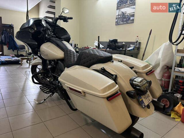 Білий Харлей-Девідсон FLTRX Road Glide, об'ємом двигуна 1.92 л та пробігом 3 тис. км за 29000 $, фото 3 на Automoto.ua